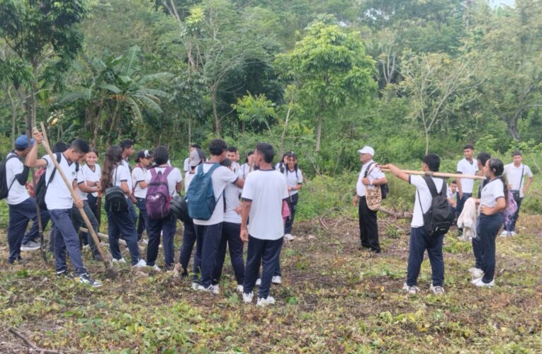 🌱 FORMACIÓN PARA EL FUTURO: APRENDIZAJE EN PRÁCTICAS AGRÍCOLAS SOSTENIBLES PARA FORTALECER EL CAMPO MONTEMARIANO 🚜