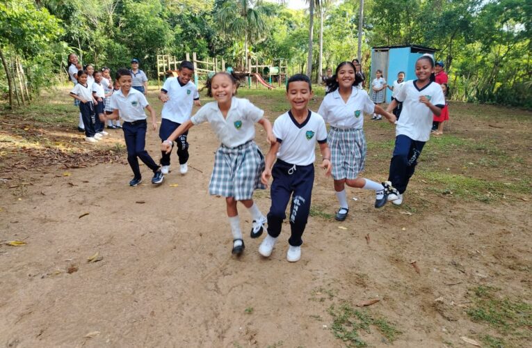 Caracolicito y Real Alférez celebran una jornada para aprender y ser felices