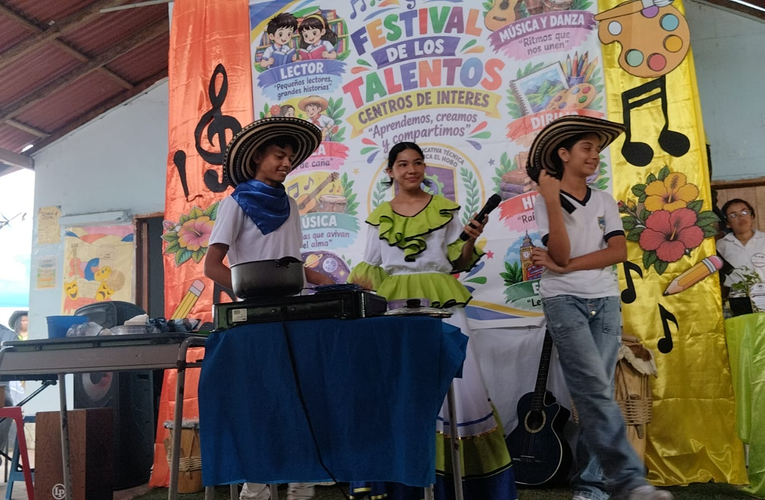 «Let’s Talk English»: El bilingüismo se vivió con ciencia, cultura y talento en la IETA El Hobo